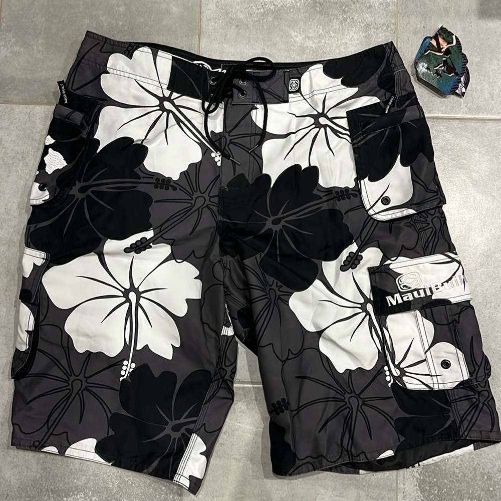 Maui Built Board Shorts Size 38